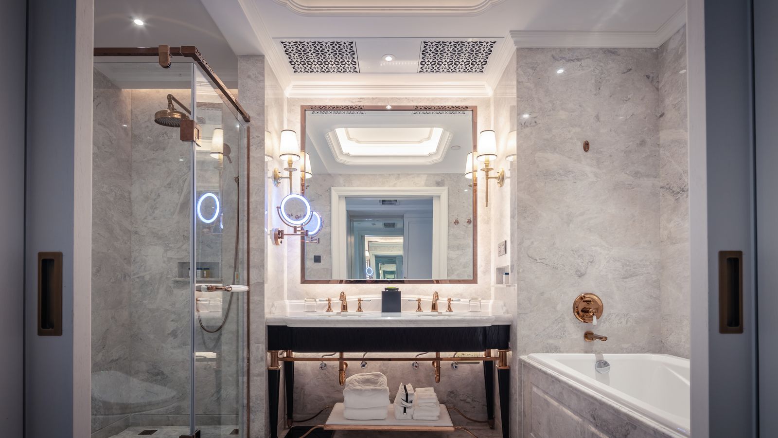 Knightsbridge plumber for bathrooms, kitchens and heating pipework